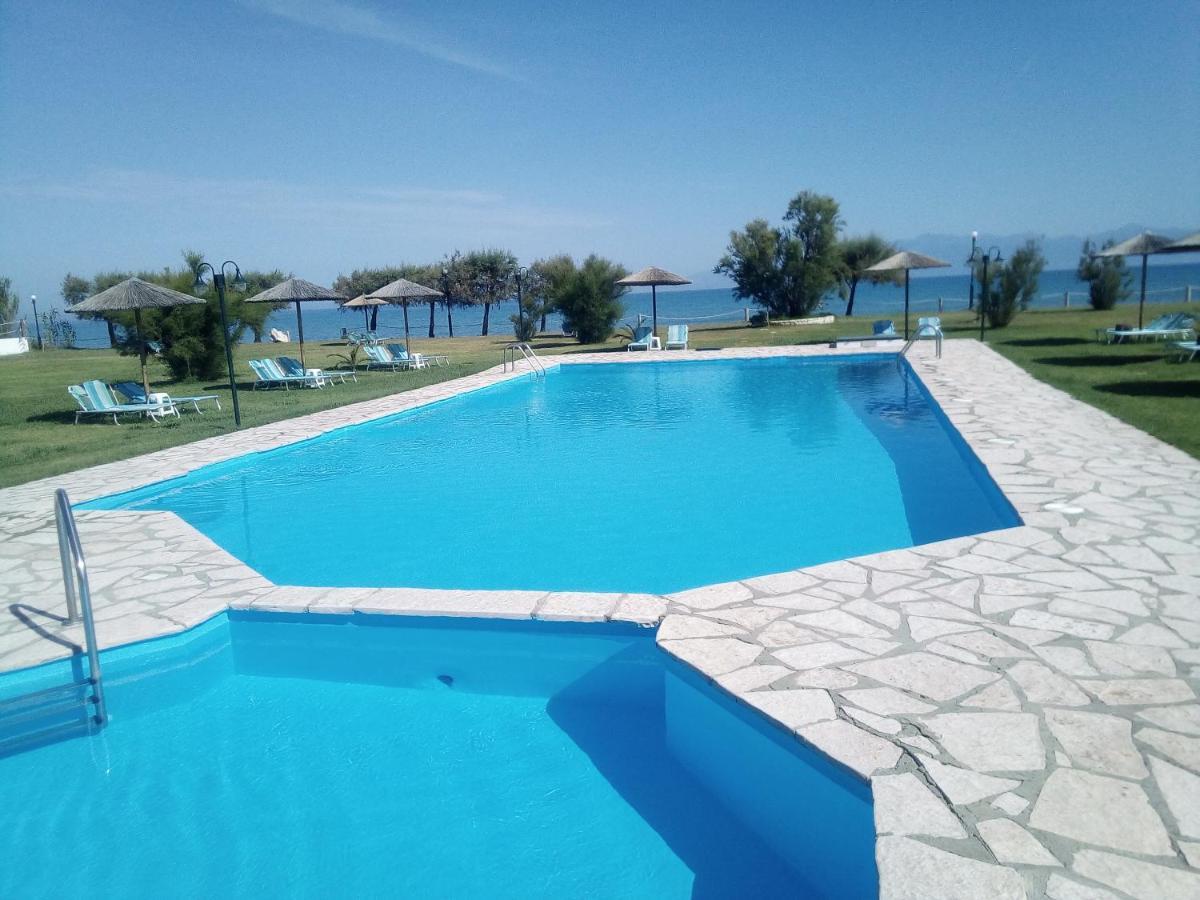 S&C Kosmos Beach Resort Róda Kültér fotó